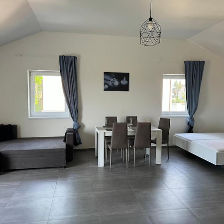 Apartman Byt 75M2 Klid Priroda Pro Rodinu Πράγα Εξωτερικό φωτογραφία