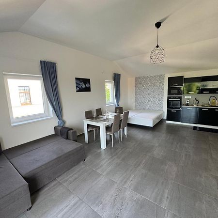 Apartman Byt 75M2 Klid Priroda Pro Rodinu Πράγα Εξωτερικό φωτογραφία