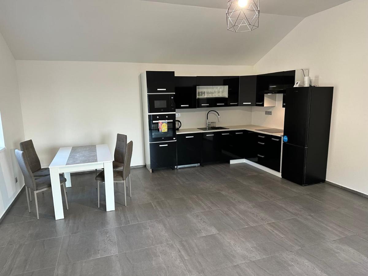Apartman Byt 75M2 Klid Priroda Pro Rodinu Πράγα Εξωτερικό φωτογραφία